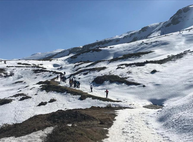 Snowshoeing in Falougha